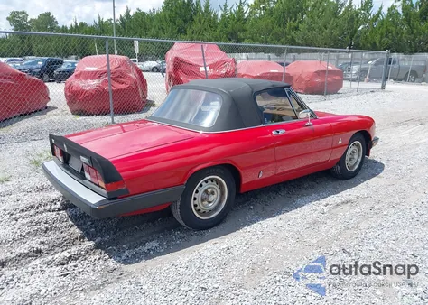 1985 Alfa Romeo Veloce 2000 Spider z USA, uszkodzony, nr VIN ZARBA5417F1020860